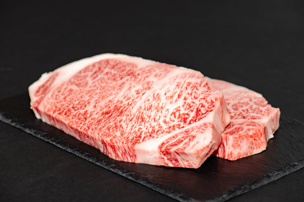 <オス牛> 飛騨牛 最高A5等級 厚切りサーロインステーキ ステーキ用 約300g×1枚